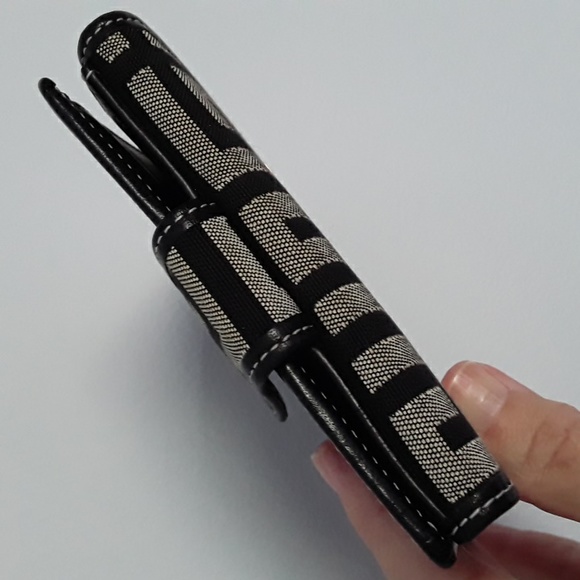 Auth GIVENCHY Compact Bi-Fold Wallet, Black/Gray - Picture 15 of 17